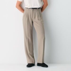 Aritzia Effortless Pant